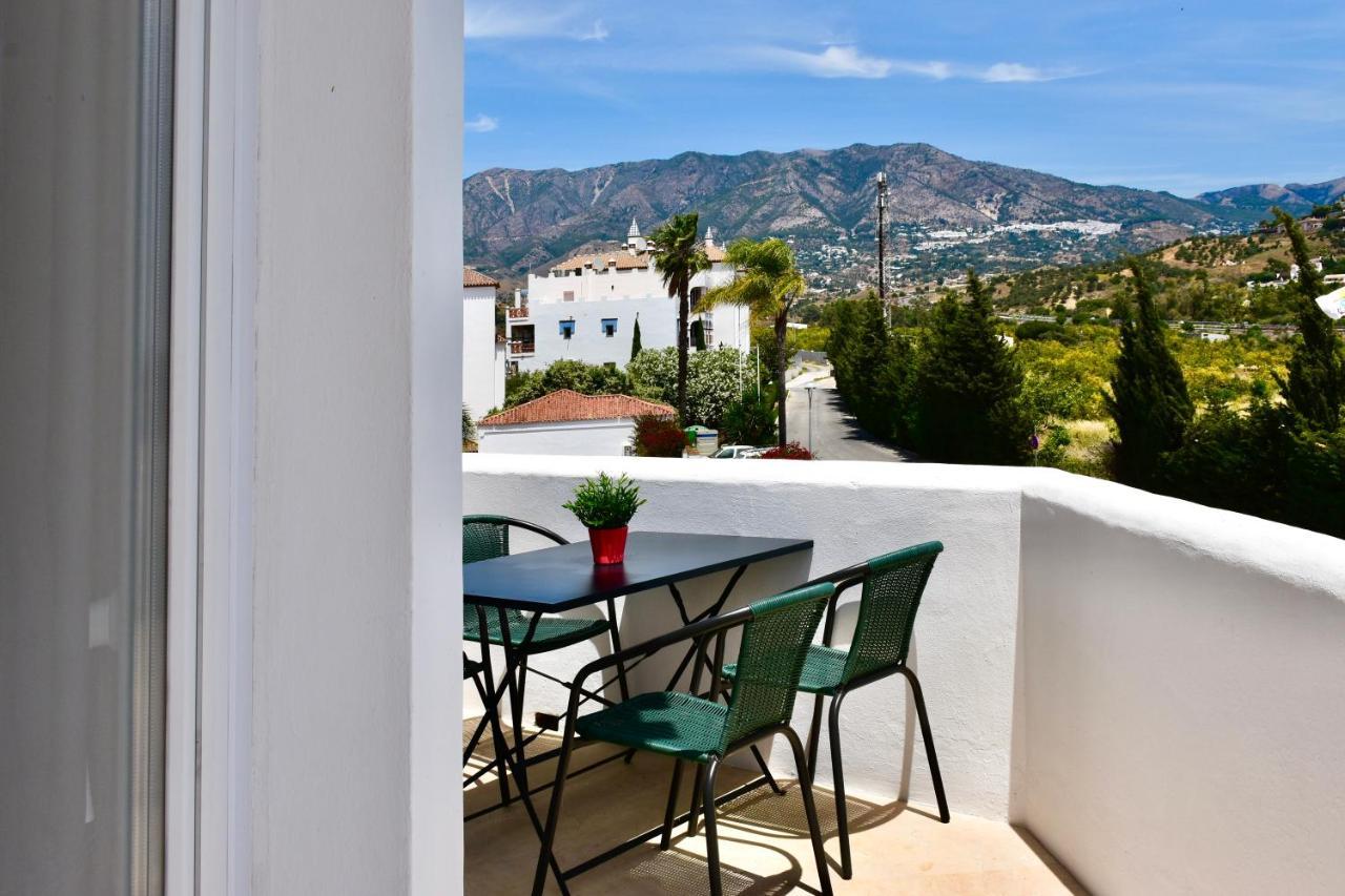 Leos Mijas Golf Apartment Фуeнхирола Екстериор снимка