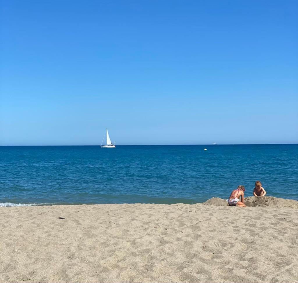 Leos Mijas Golf Apartment Фуeнхирола Екстериор снимка