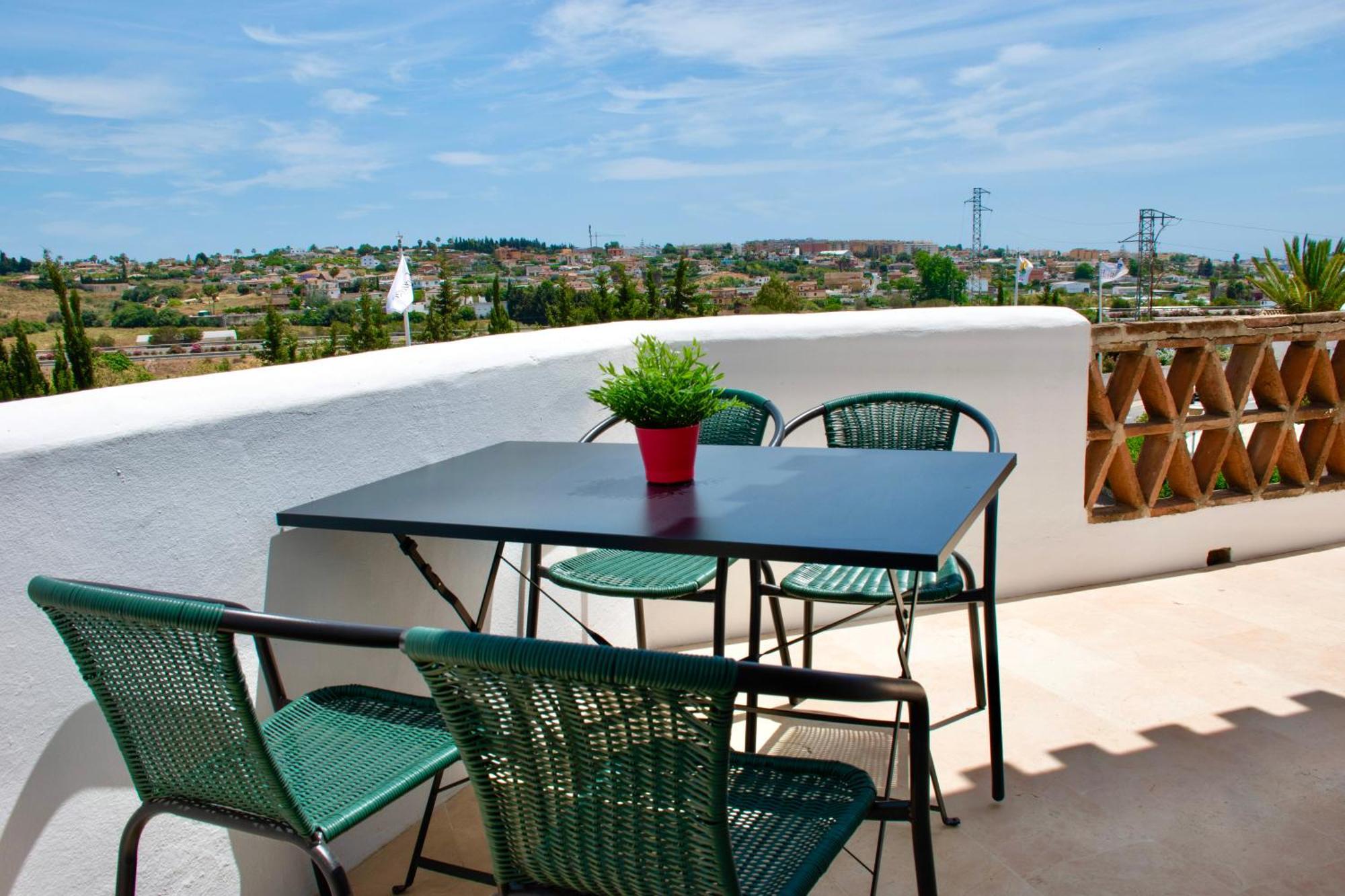 Leos Mijas Golf Apartment Фуeнхирола Екстериор снимка