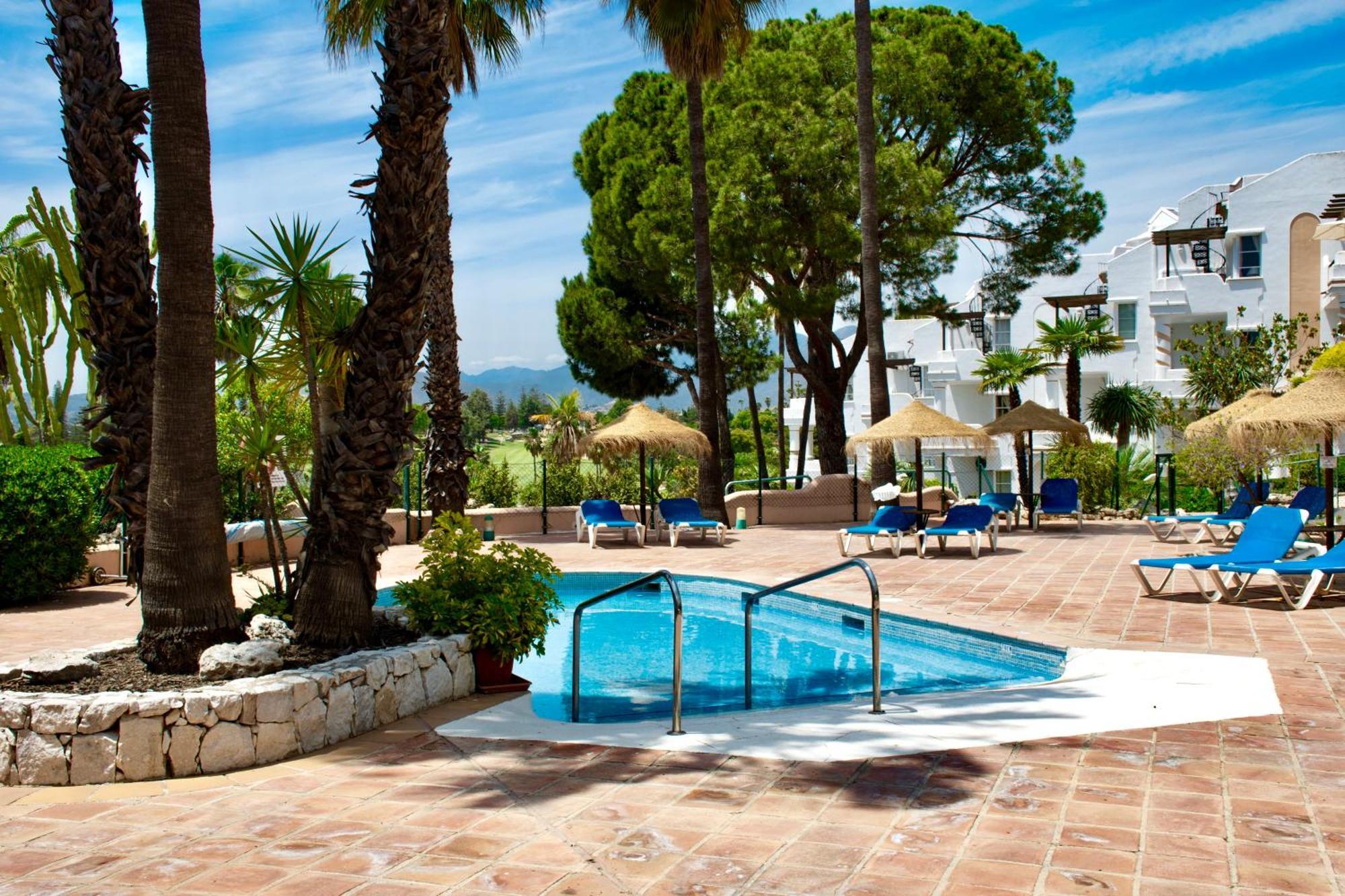 Leos Mijas Golf Apartment Фуeнхирола Екстериор снимка