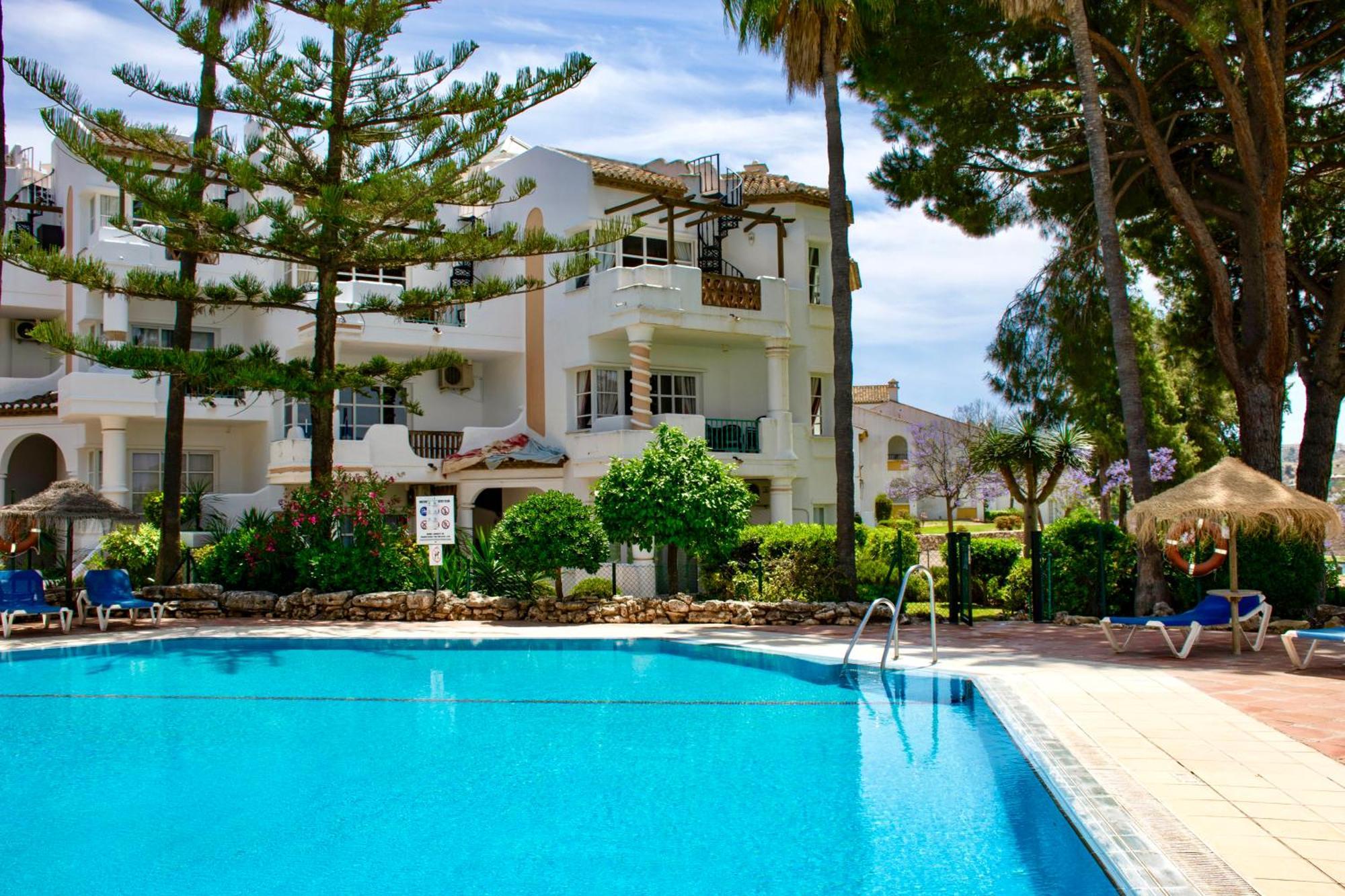 Leos Mijas Golf Apartment Фуeнхирола Екстериор снимка