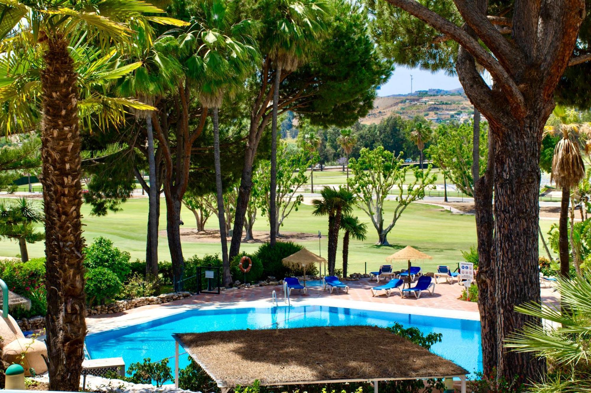 Leos Mijas Golf Apartment Фуeнхирола Екстериор снимка