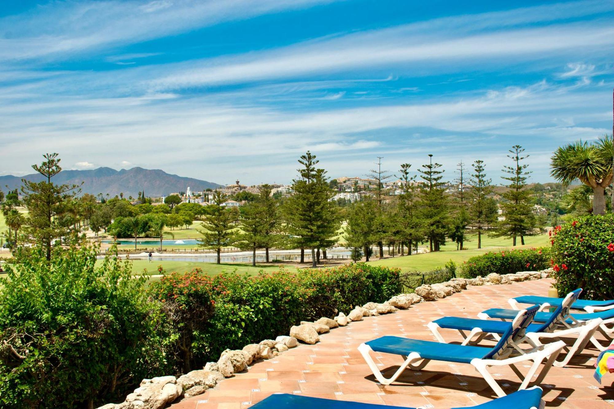 Leos Mijas Golf Apartment Фуeнхирола Екстериор снимка
